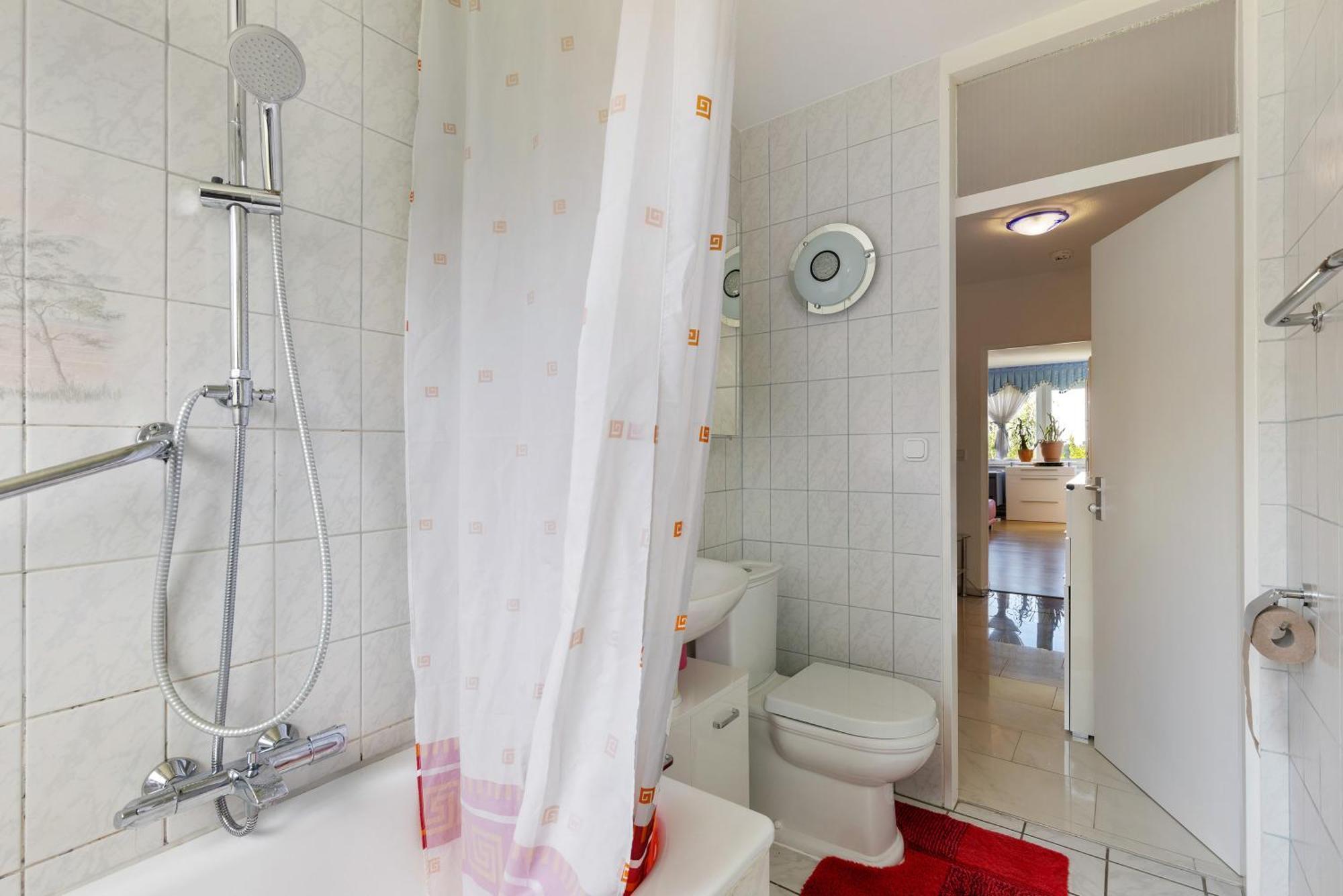 Helle, Ruhige Dachwohnung Eningen unter Achalm Экстерьер фото